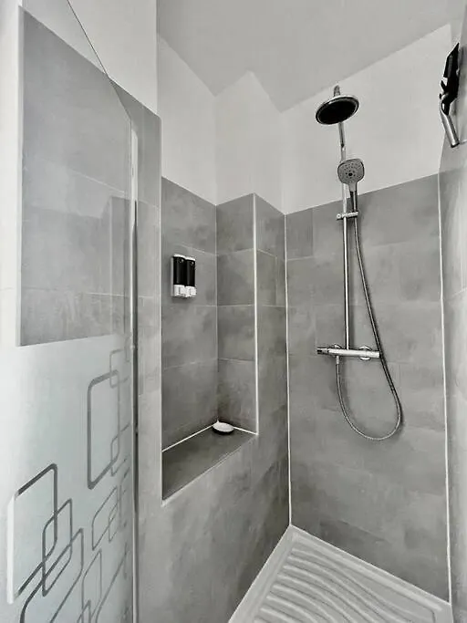 Апартаменты Gustave - Charming Eiffel Tower Appartement - Париж