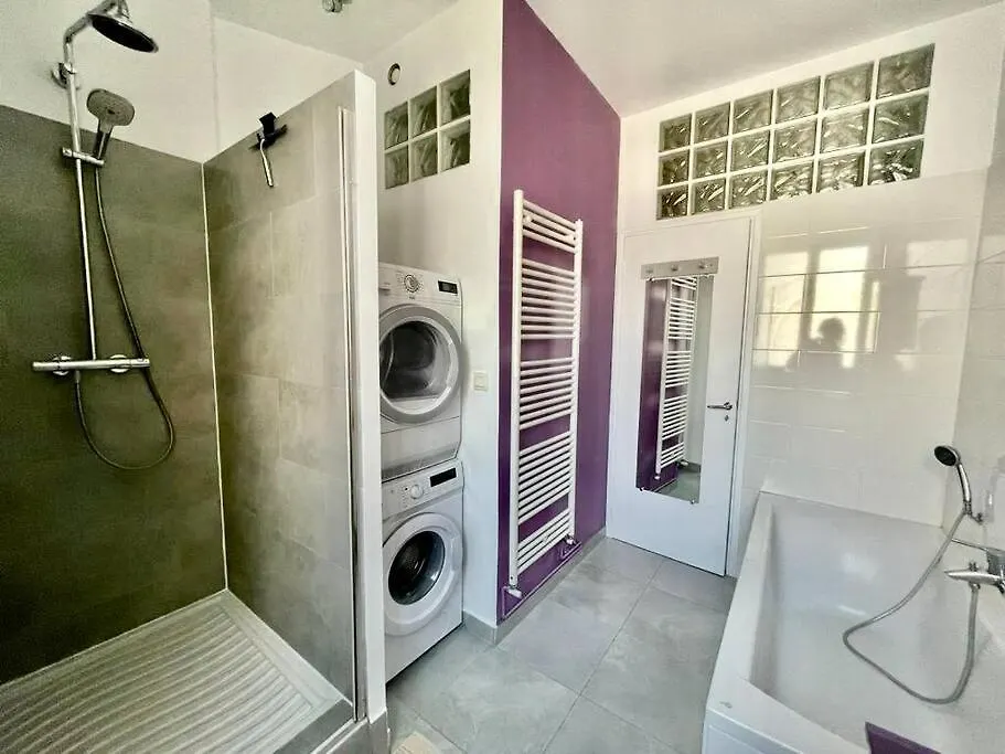 Апартаменты Gustave - Charming Eiffel Tower Appartement - Париж